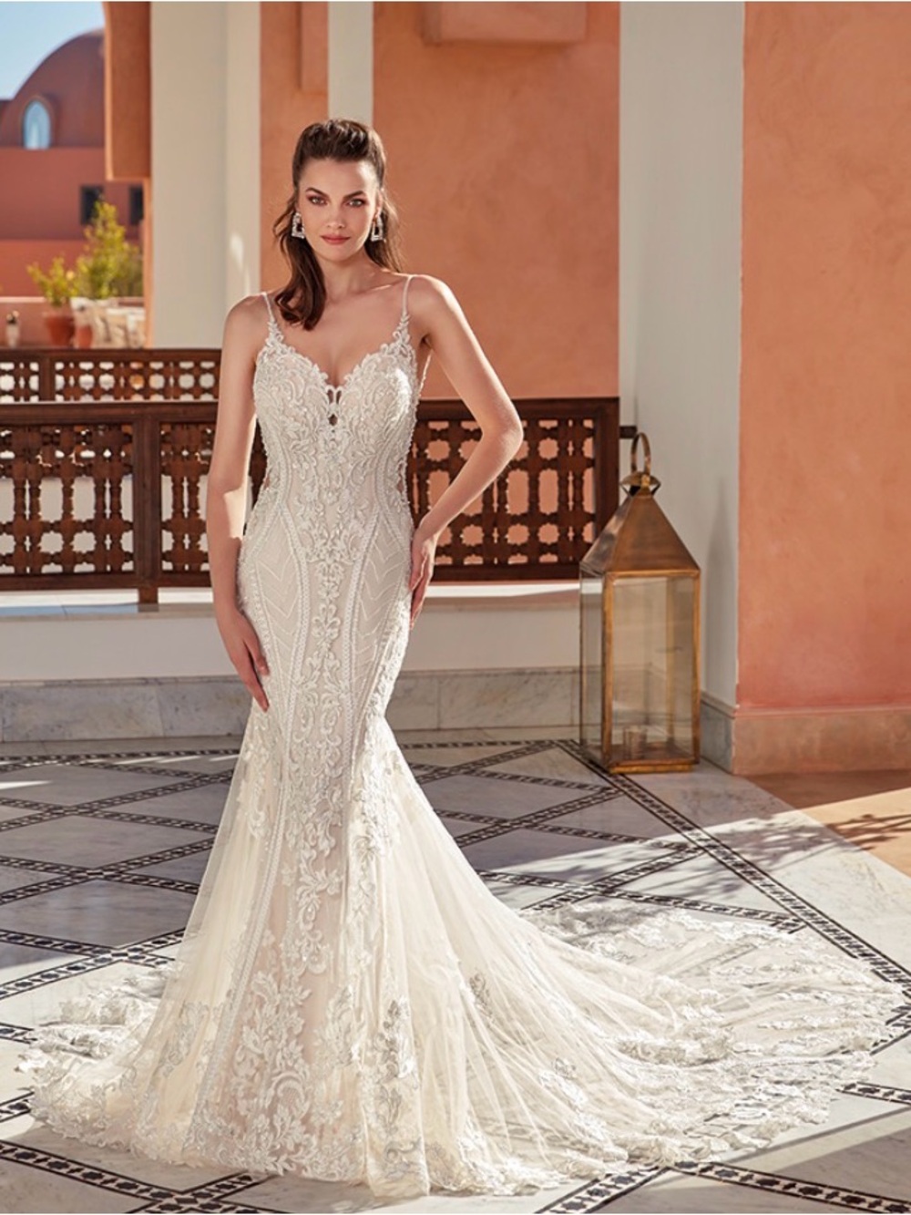 Ivory Lace Mermaid Wedding Dress with Delicate Straps
